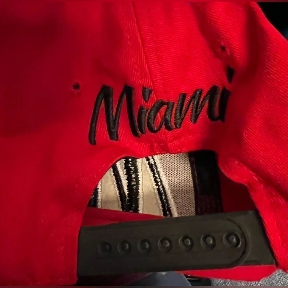 City Hunter One Size Red Black Miami Heat Floral Snapback Cap Hat Vtg